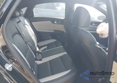 2020 Kia Forte Ex z USA, uszkodzony, nr VIN 3KPF54AD1LE165703